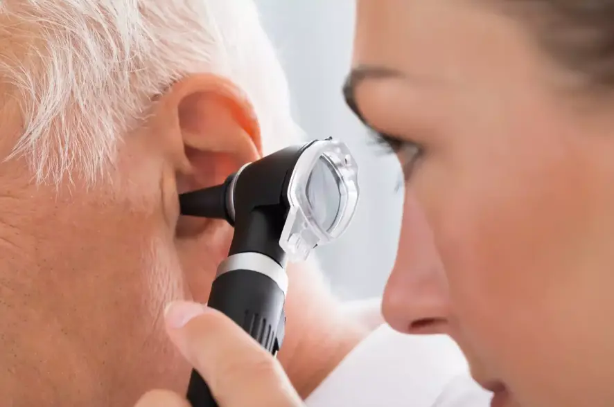 Ohrenkerzen Besuch HNO-Arzt
