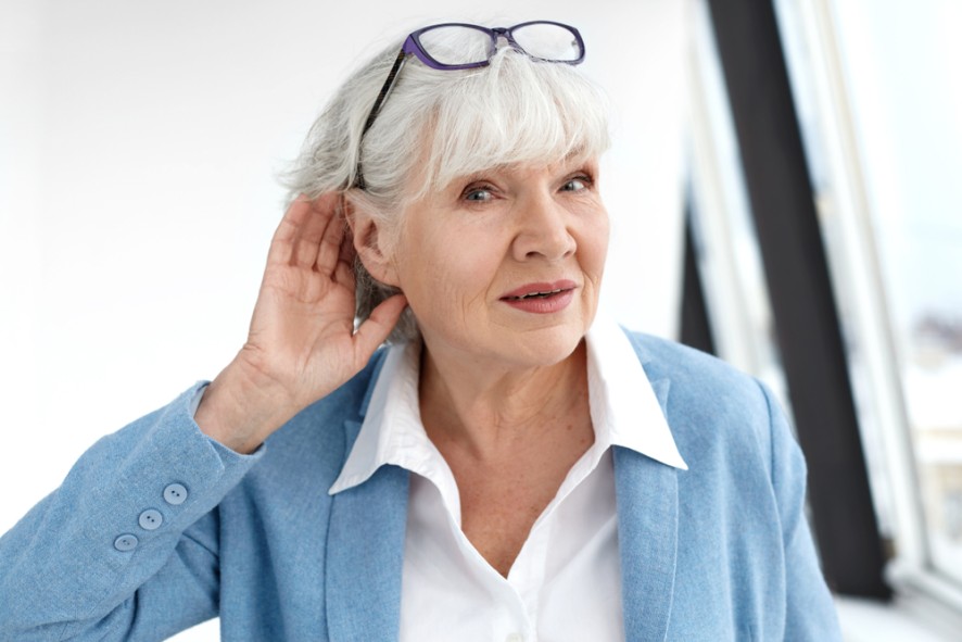 Smart Home Senioren Schwerhörig Hören Ältere Barrierefrei wohnen