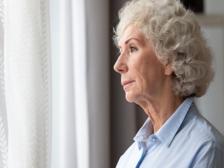 Prévenir la solitude chez les personnes âgées en quarantaine