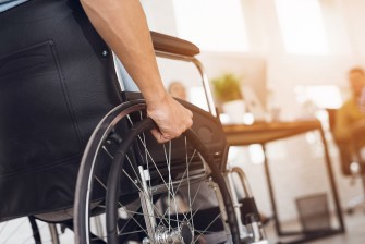 Huislift of traplift voor rolstoelgebruikers